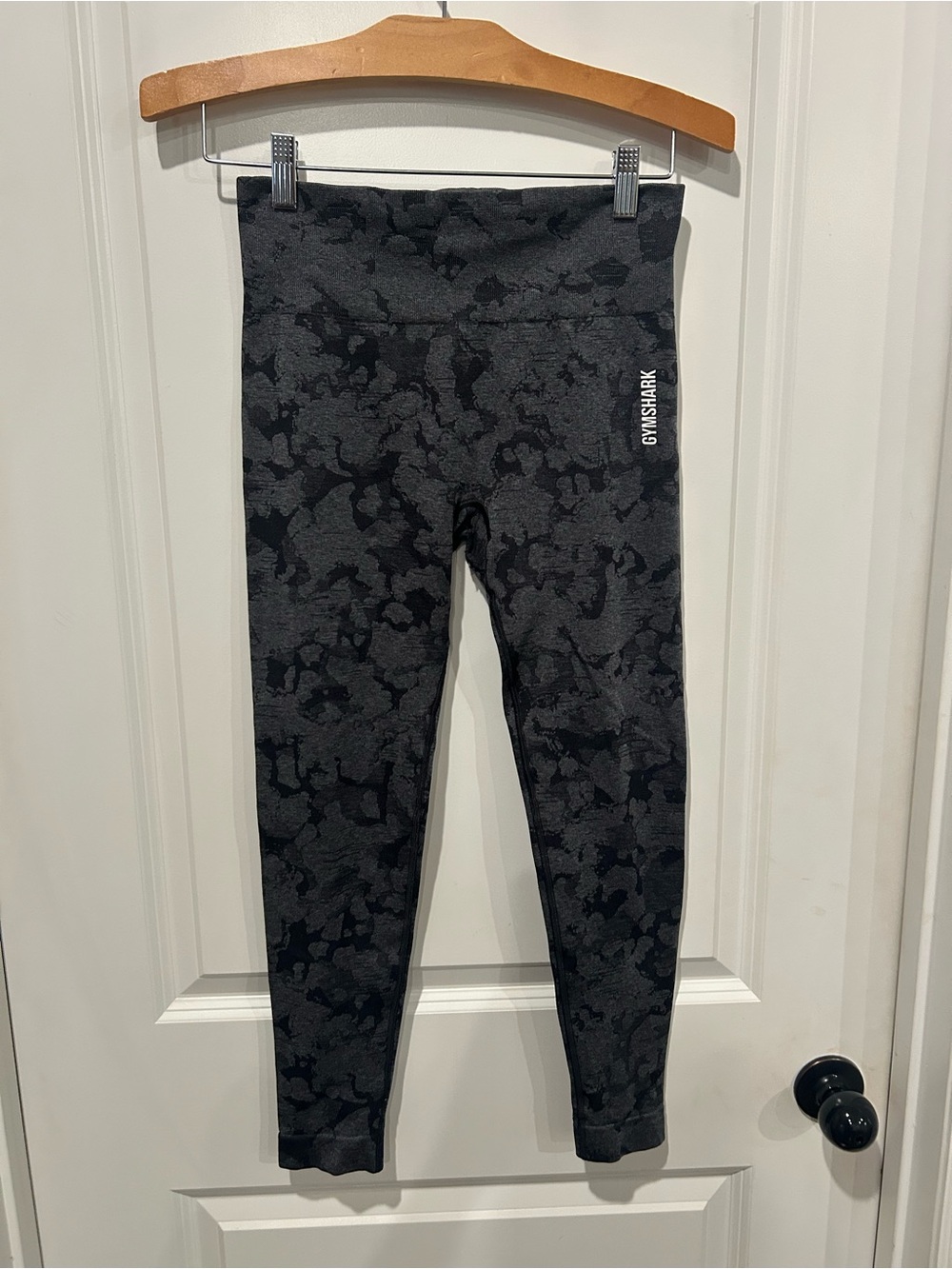 Gymshark Women’s Charcoal Camo Leggings - Black & Gray